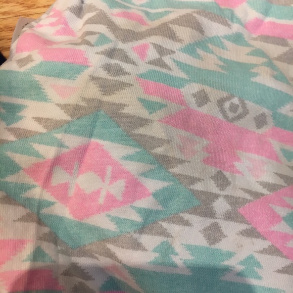 2t Carters Bundle with Valentine’s Day Outfit - Picture 5 of 8